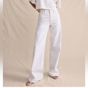 NWOT Banana Republic Pure White High Rise wide leg Jeans. Never worn! Size 32/14